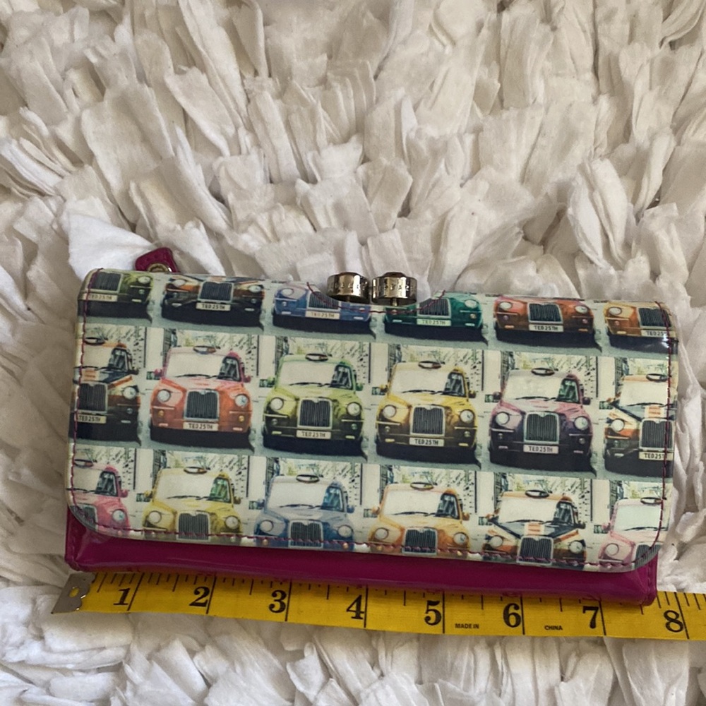 TED BAKER LONDON Iconic Taxi Patent Leather Wallet - Picture 10 of 10